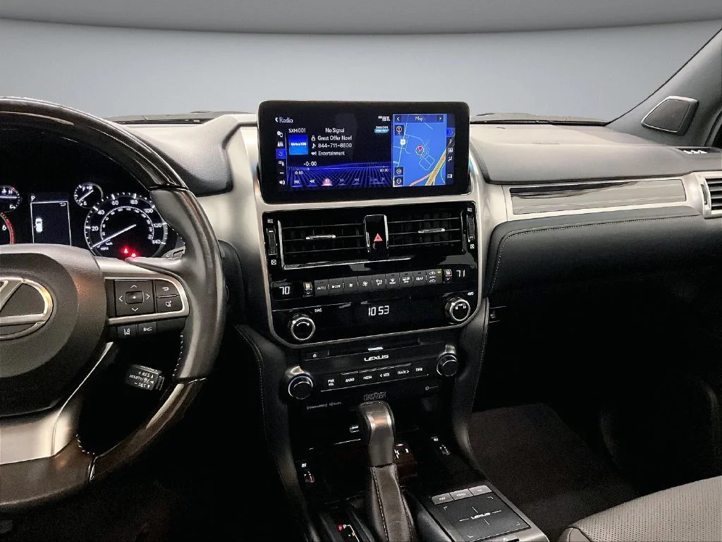 Used 2023 White Lexus 460 image 9