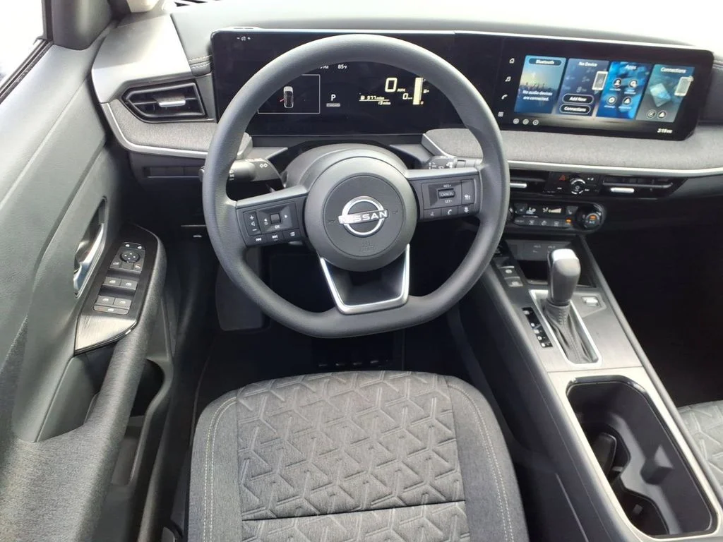 New 2026 Aspen White TriCoat / Super Black Two-tone Nissan SV image 11