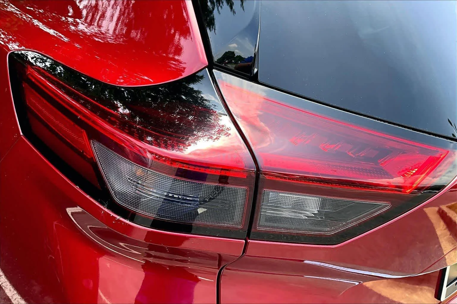 Used 2024 Scarlet Ember Tintcoat Nissan SL image 28