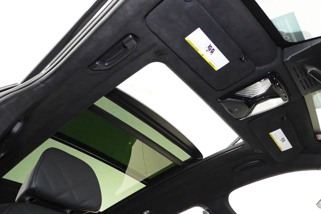 Used 2024 Black BMW xDrive40i image 18