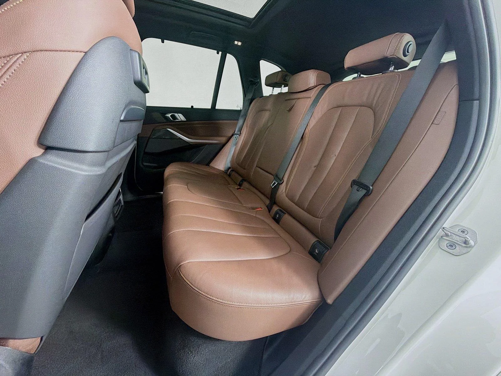 Used 2021 Alpine White BMW M50i image 21
