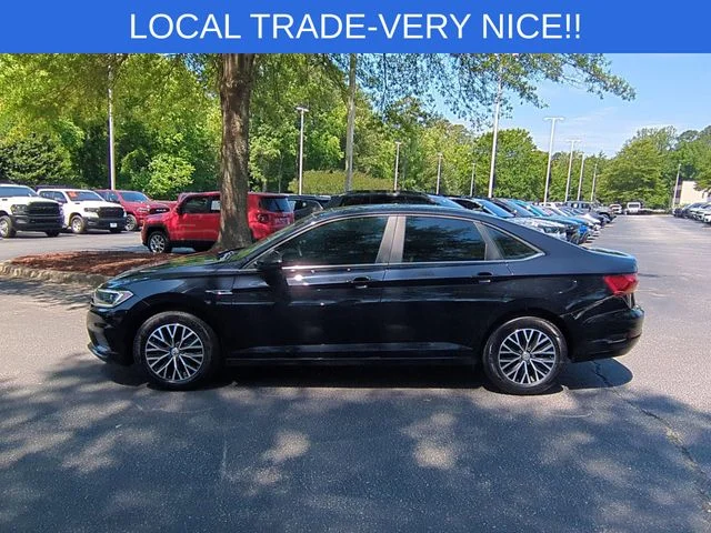 Used 2019 Black Volkswagen SEL image 2