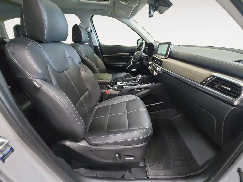 Used 2022 Gray Kia EX image 17