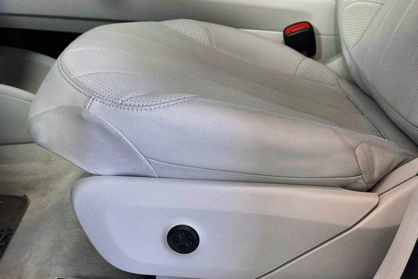 Used 2023 Polar White Mercedes-Benz EQE 350 image 18