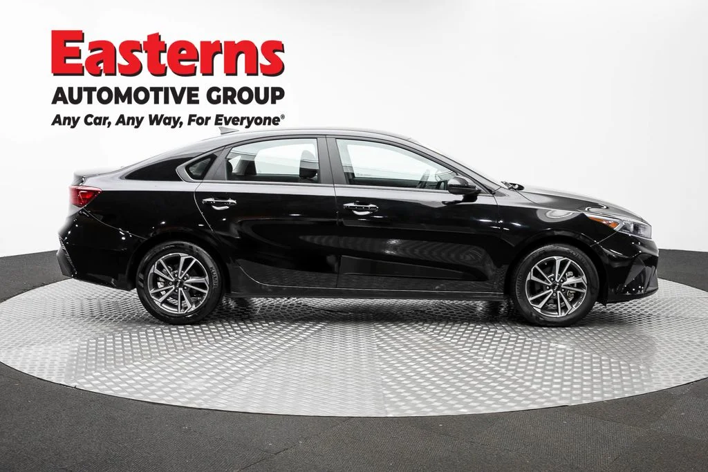 Used 2024 Black Kia LXS image 4