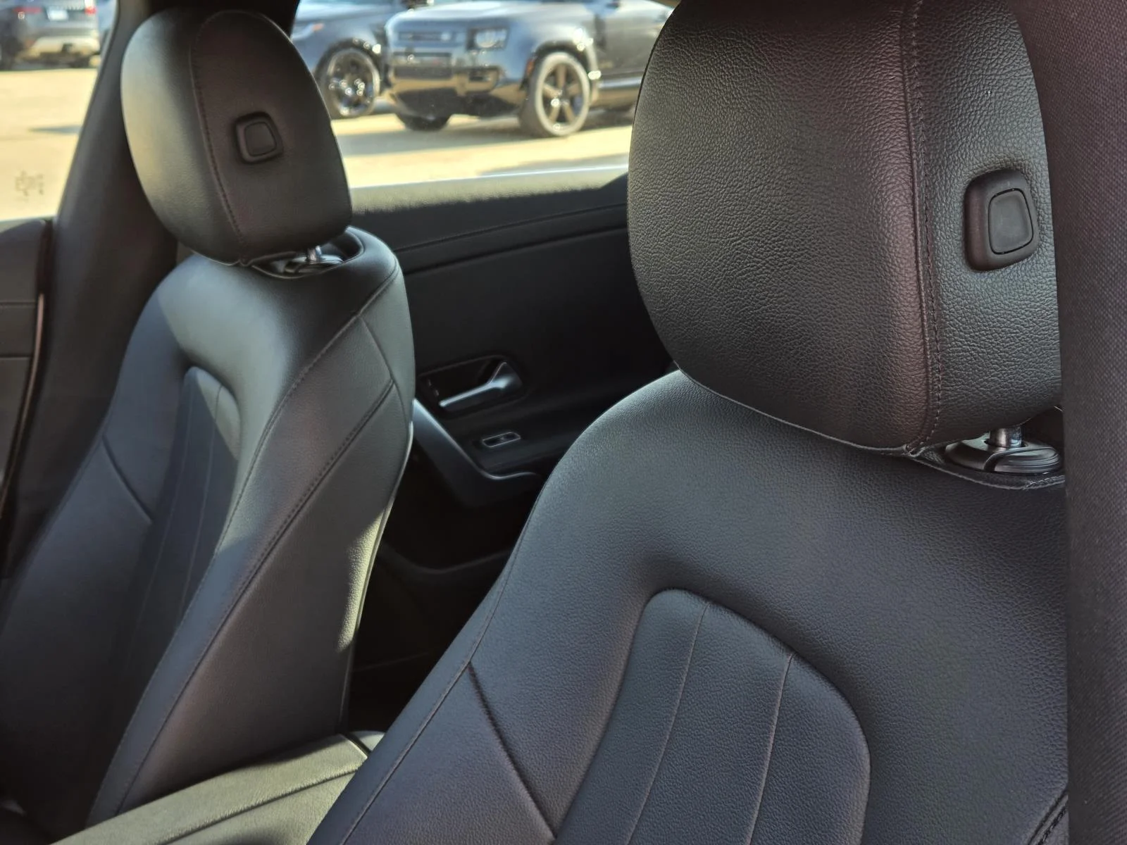 Used 2025 Mountain Grey Metallic Mercedes-Benz CLA 250 image 28