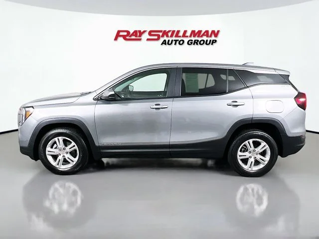 Used 2024 Silver GMC SLE image 4