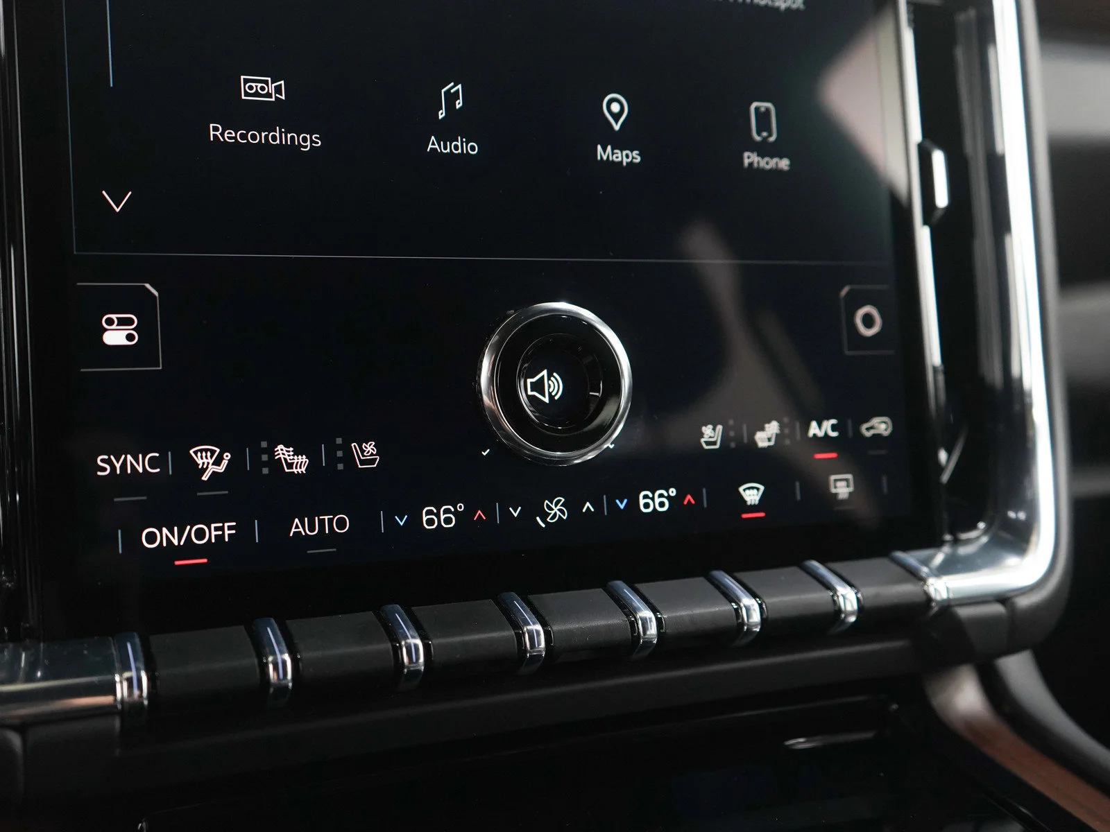 Used 2025 Summit White GMC Denali image 25
