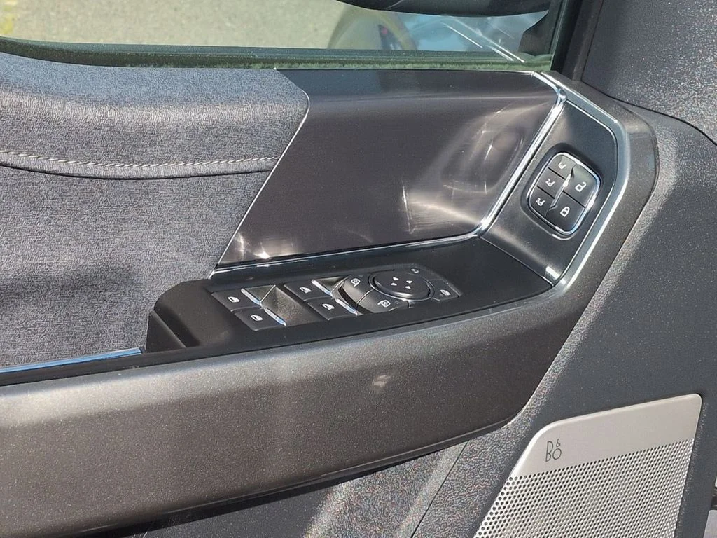 Used 2023 Silver Metallic Ford Lariat image 10