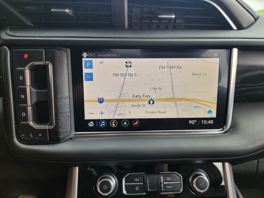 Used 2021 White Frost Tricoat GMC Denali image 17
