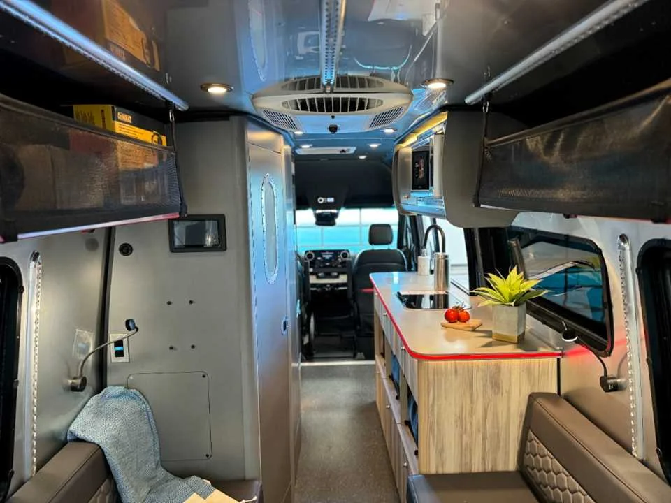 Used 2024 SILVER AIRSTREAM  image 51