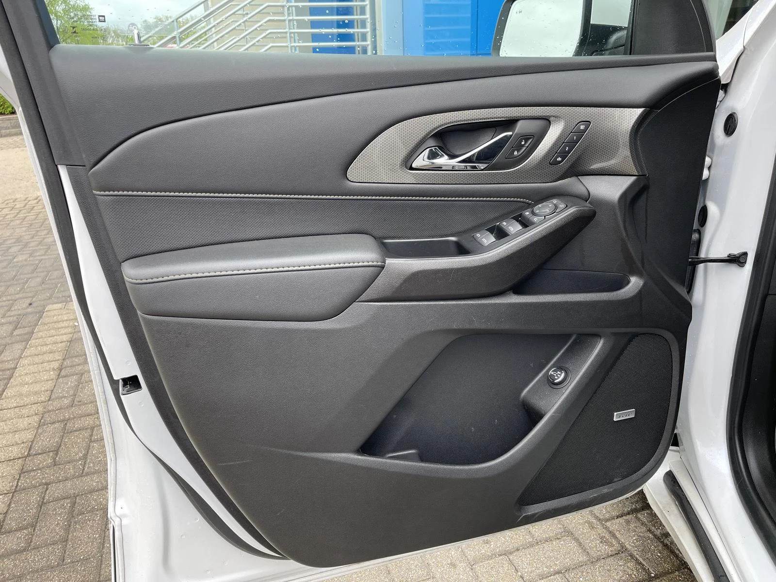 Used 2023 Iridescent Pearl Tricoat Chevrolet Premier image 13