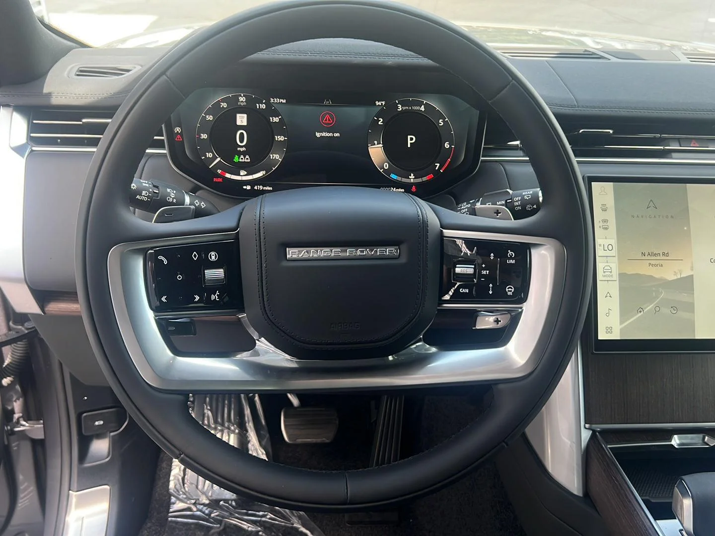 New 2026 Eiger Grey Metallic Land Rover SE image 11
