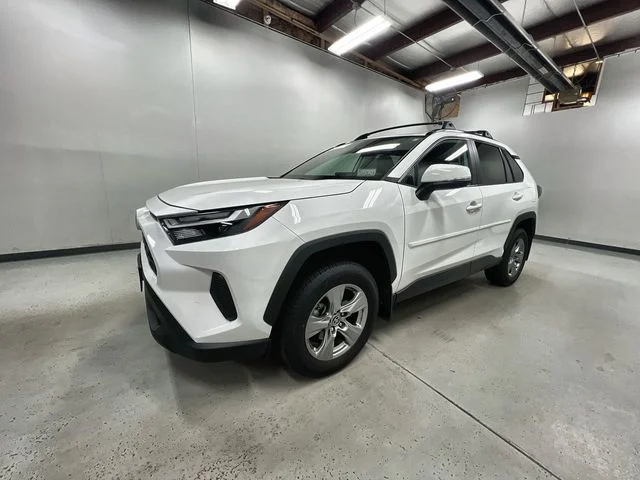 2023 Toyota RAV4 XLE AWD's photo