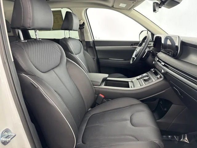 Used 2025 White Hyundai SEL Premium image 21