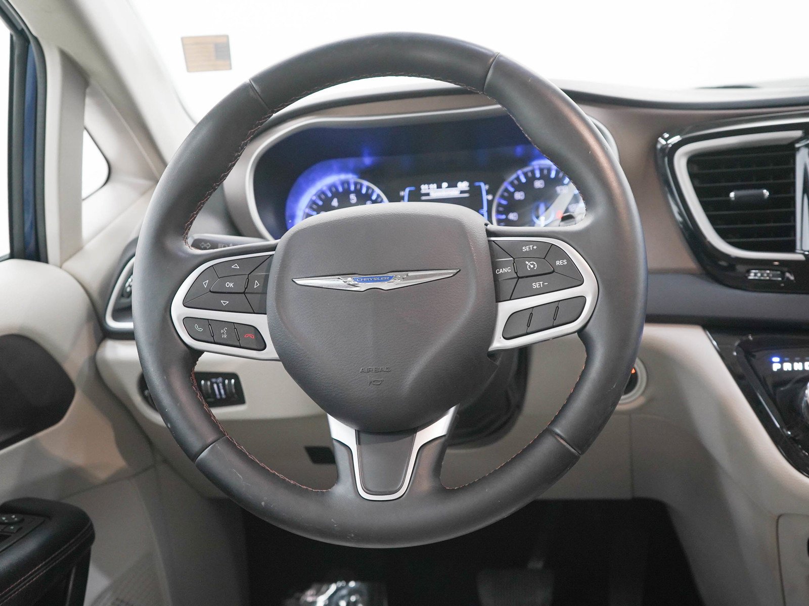 Used 2017 Jazz Blue Pearlcoat Chrysler Touring L image 18