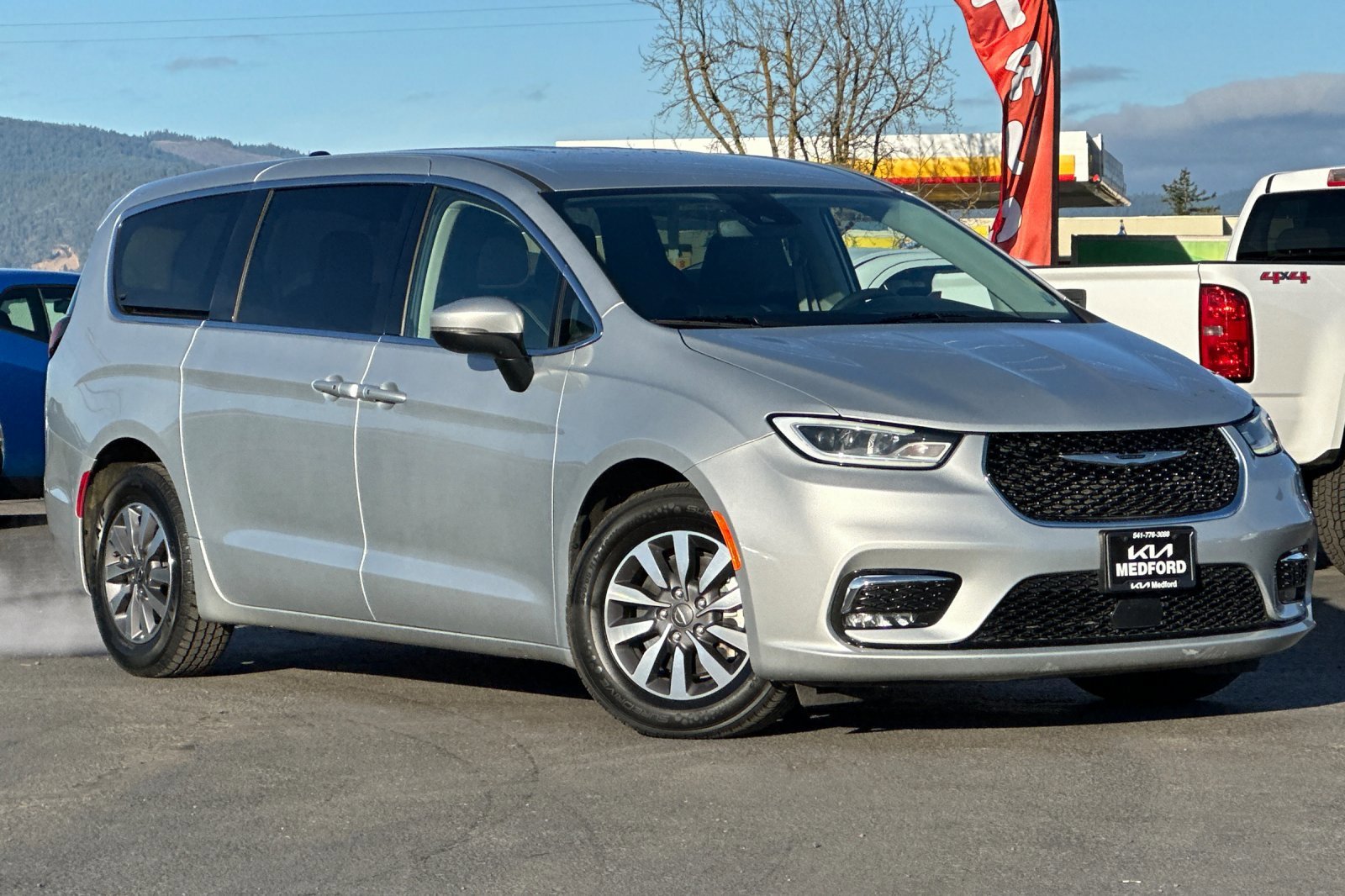 Used 2023 Chrysler Pacifica Hybrid Touring L with VIN 2C4RC1L7XPR618066 for sale in Medford, OR