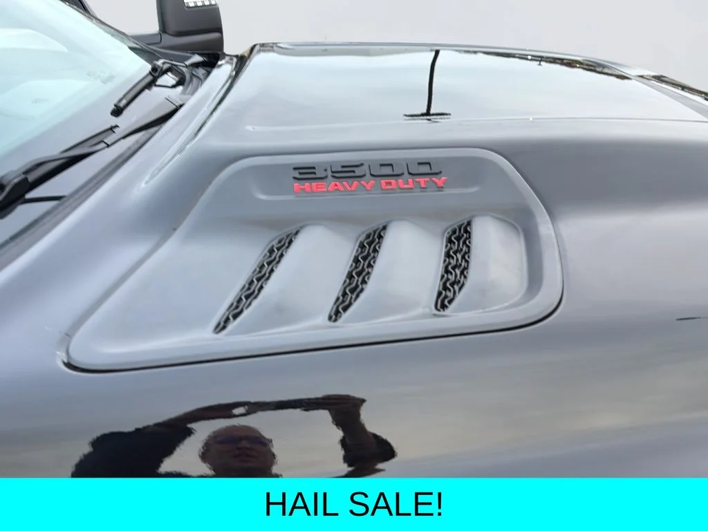 New 2026 Diamond Black Crystal Pearl-Coat Exterior Paint RAM Laramie image 32