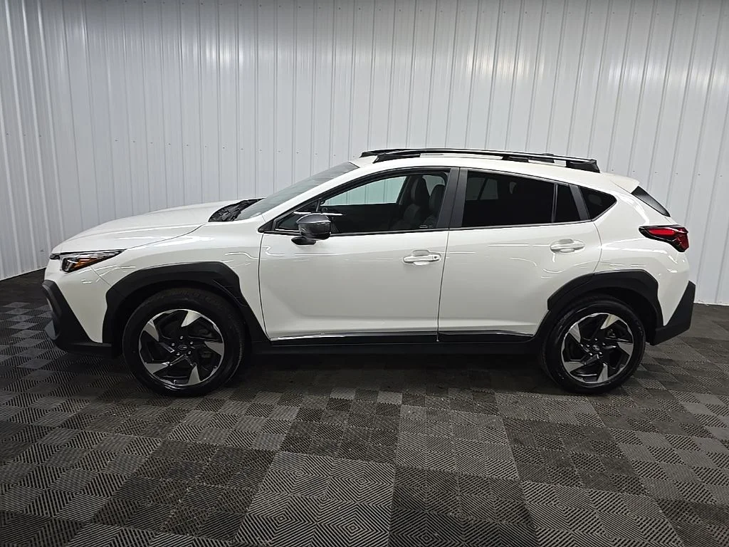 Used 2025 Crystal White Pearl Subaru Limited image 5