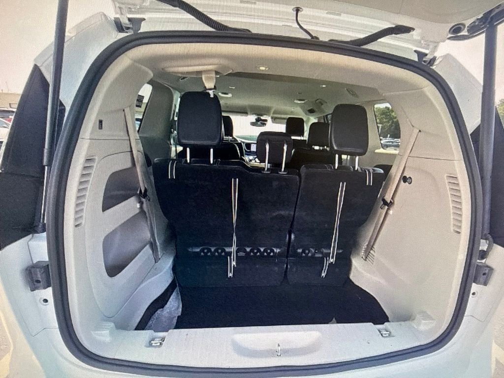 Used 2024 White Chrysler Touring L image 11