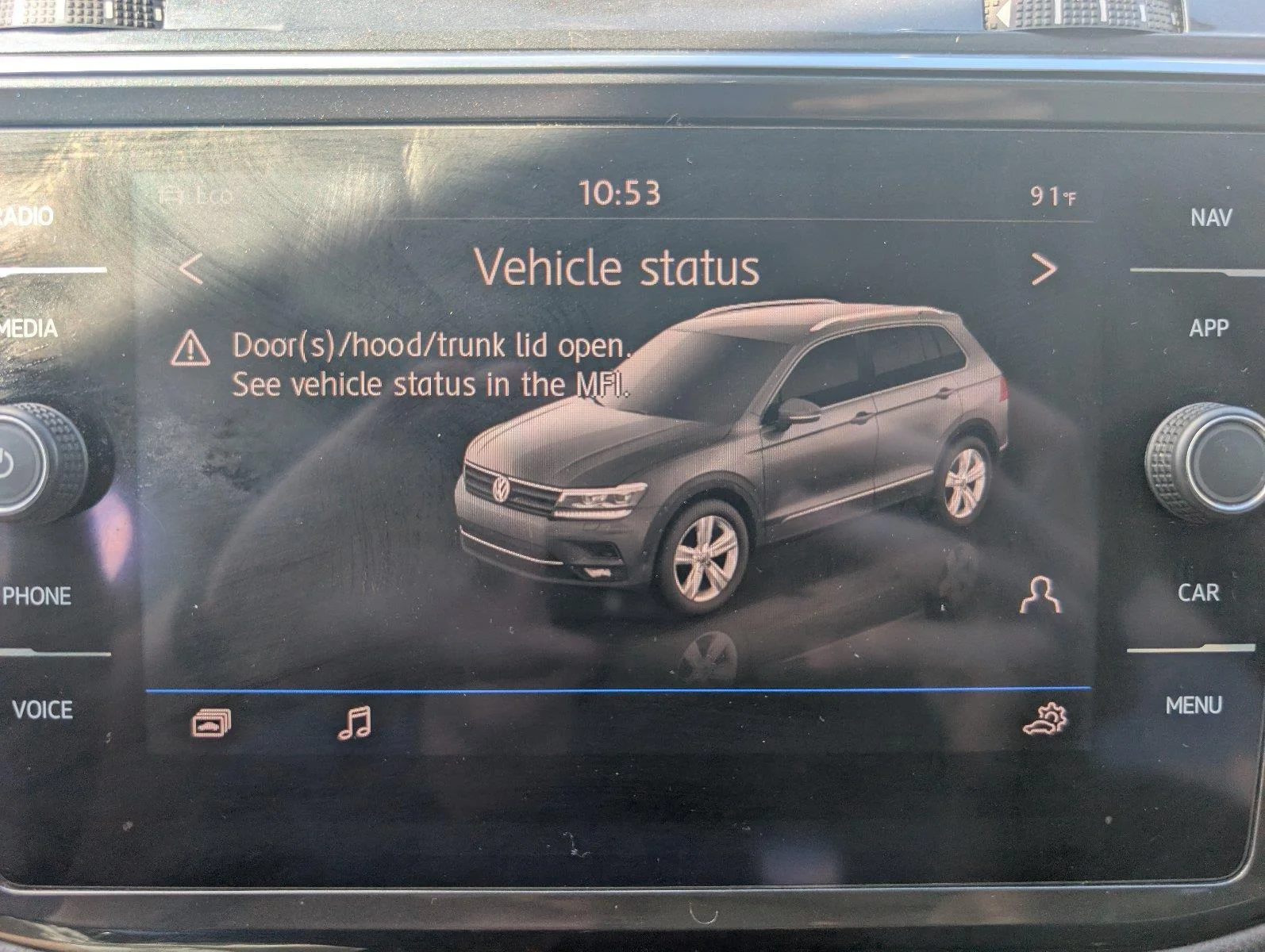 Used 2019 Pure White Volkswagen SEL image 14