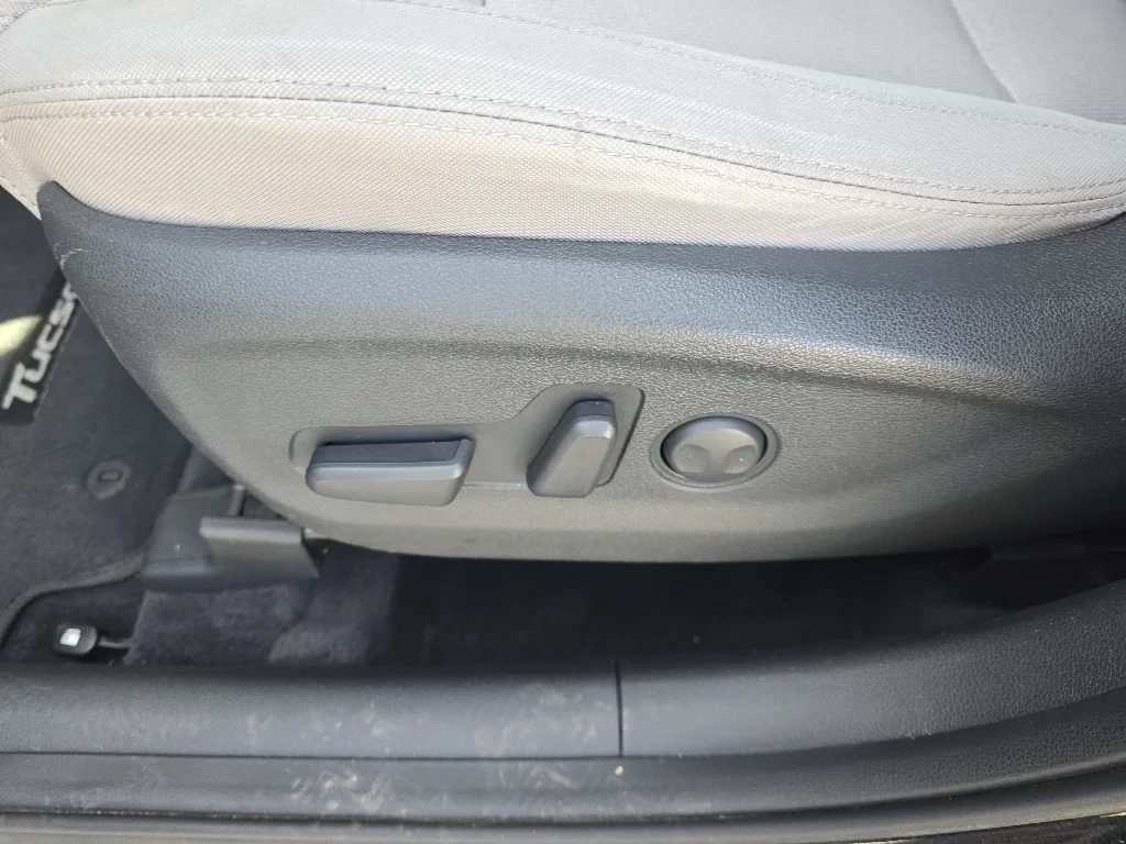 Used 2018 Black Noir Pearl Hyundai SEL image 17