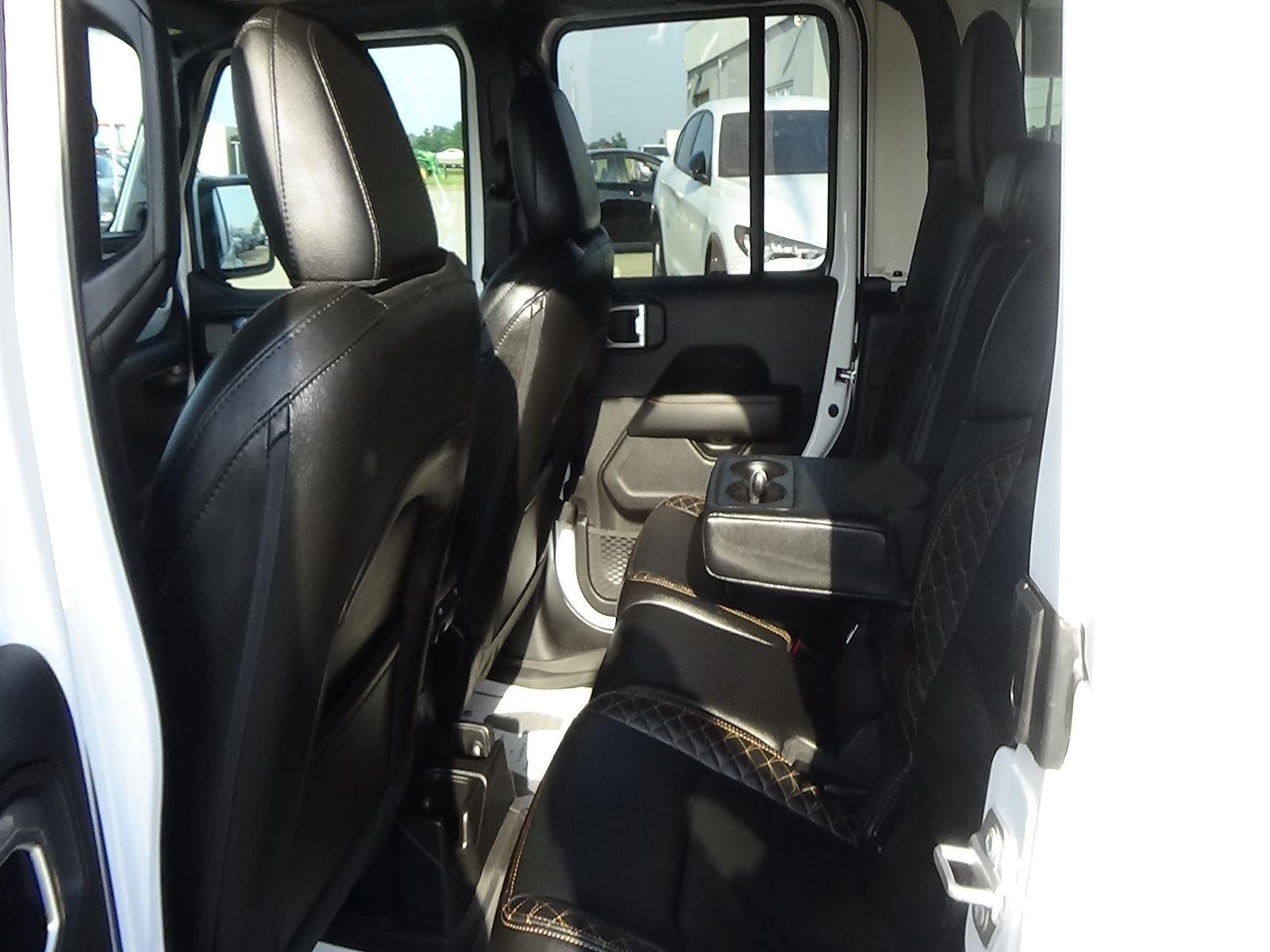 Used 2023 Bright White Clear Coat (pw7) Jeep High Altitude image 11