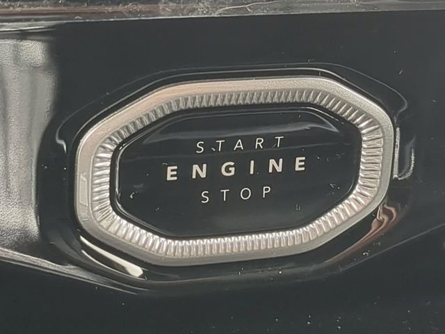 New 2026 Silver Zynith Exterior Paint Jeep Limited image 36