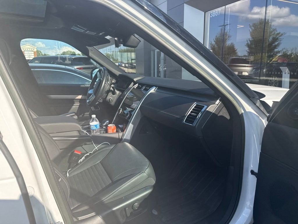 Used 2023 Fuji White Land Rover S R-Dynamic image 21