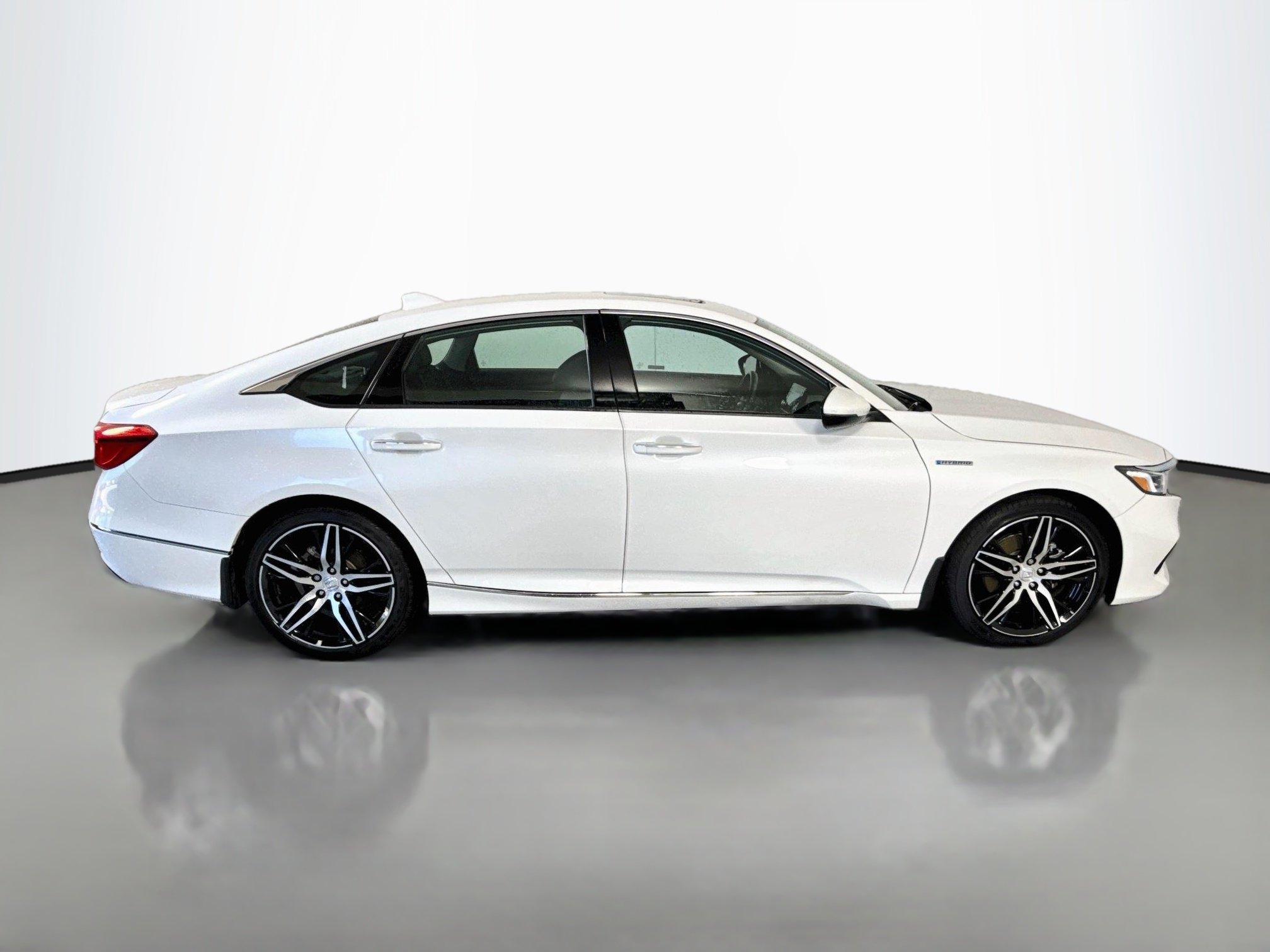 Used 2021 Platinum White Pearl Honda Touring image 8