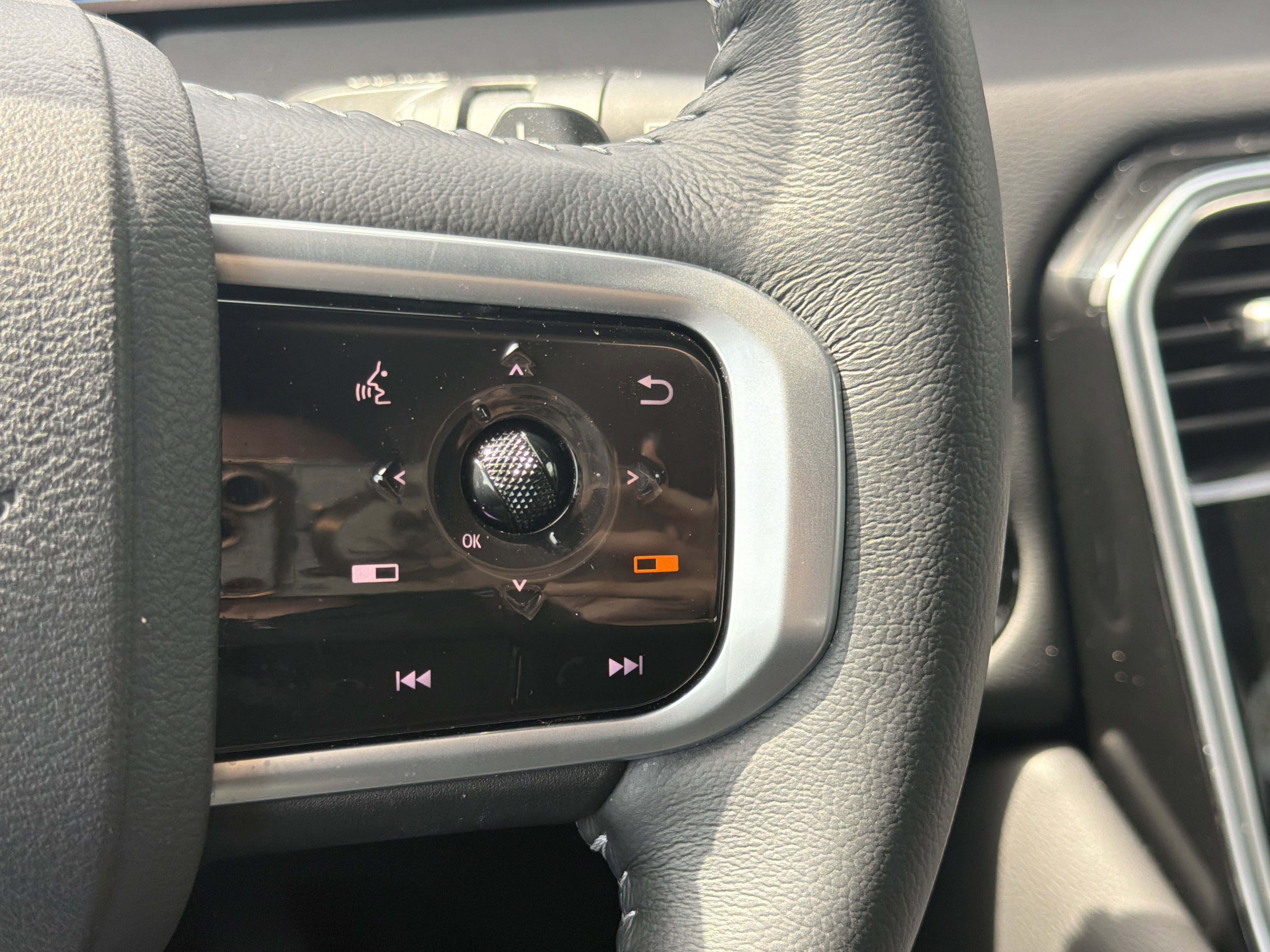 2026 Nissan Armada Platinum - Photo 15