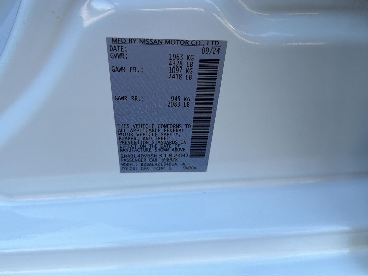 Used 2025 Glacier White Nissan SV image 40