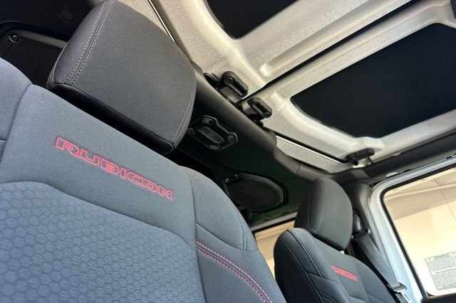 Certified Used 2021 White Jeep Unlimited Rubicon image 17