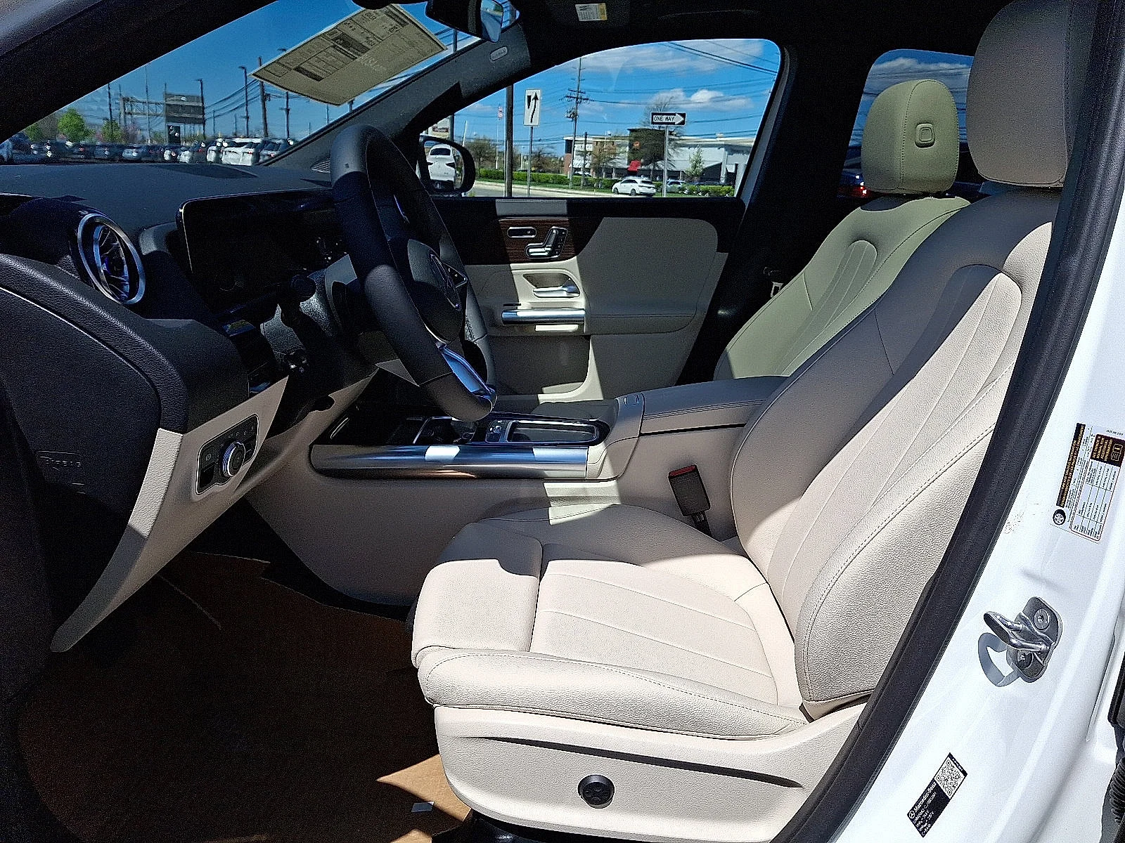 Used 2026 Polar White   149 Mercedes-Benz GLA 250 image 8
