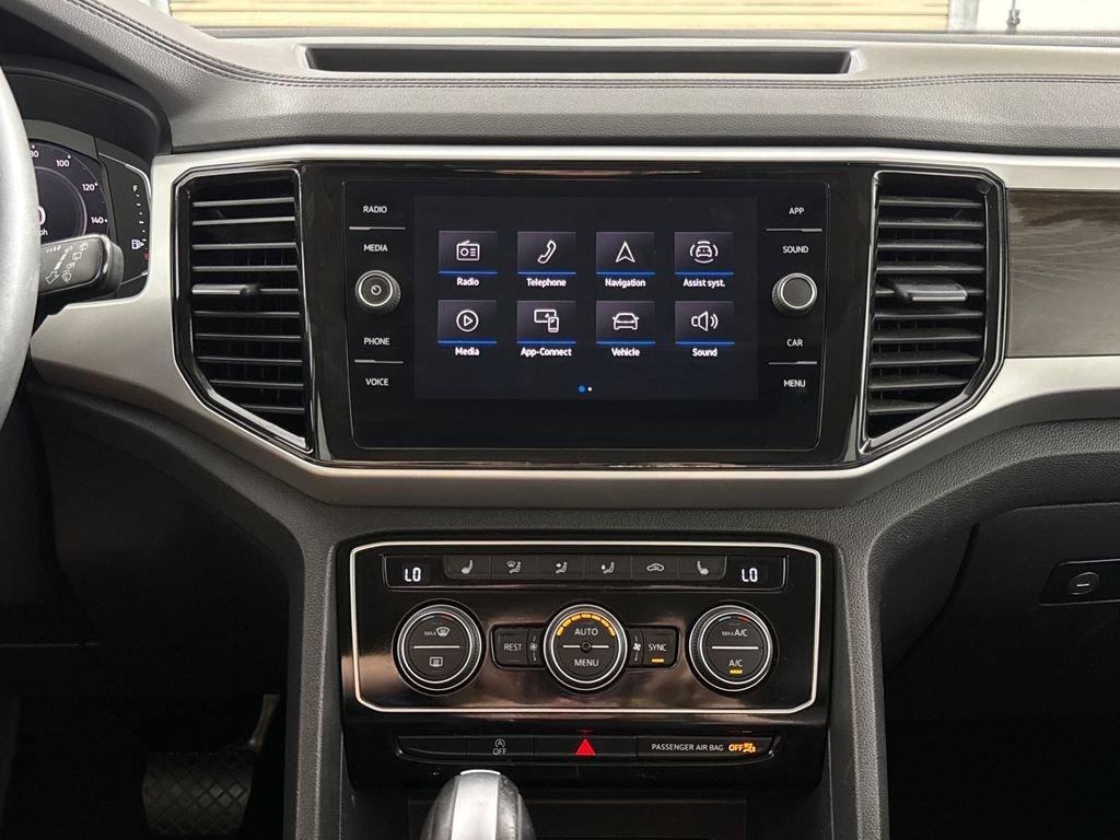 2023 Volkswagen Atlas SE w/Tech - Photo 16