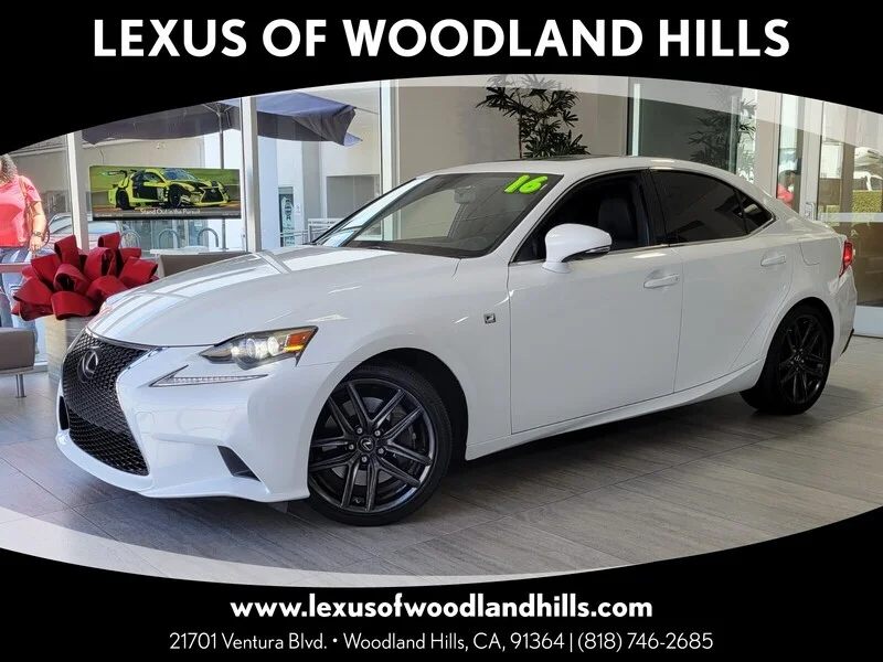 Used 2016 Ultra White LEXUS 4DR SDN image 1