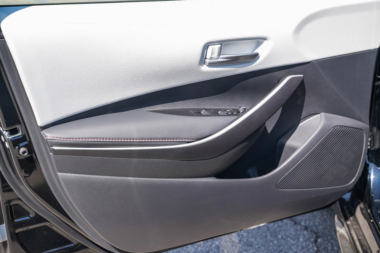 2025 Toyota Corolla SE - Photo 15