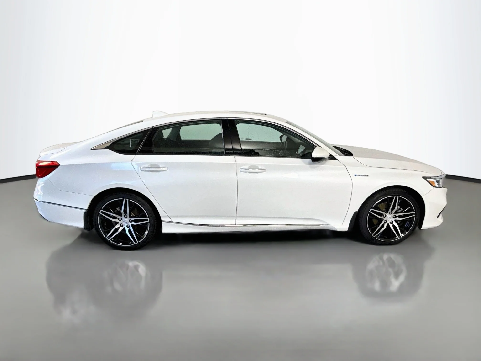 Used 2021 Platinum White Pearl Honda Touring image 8