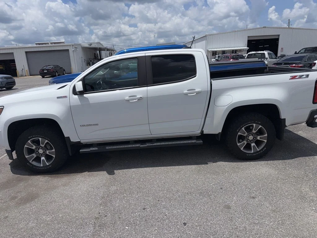 Used 2018 White Chevrolet Z71 image 6