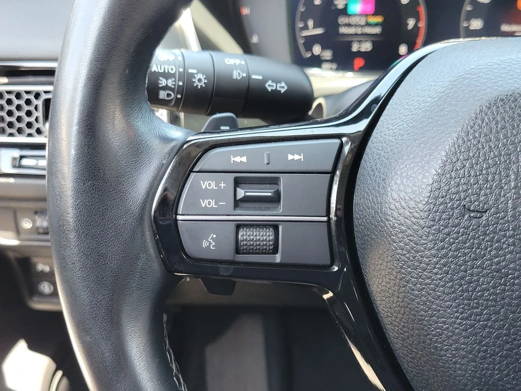 Used 2024 White Honda Touring image 5