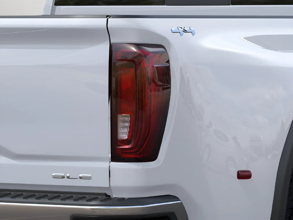 Used 2026 Summit White GMC SLE DRW image 21