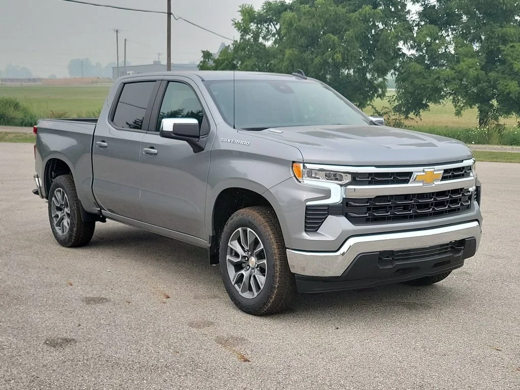 New 2026 Sterling Gray Metallic Chevrolet LT (2FL) image 2