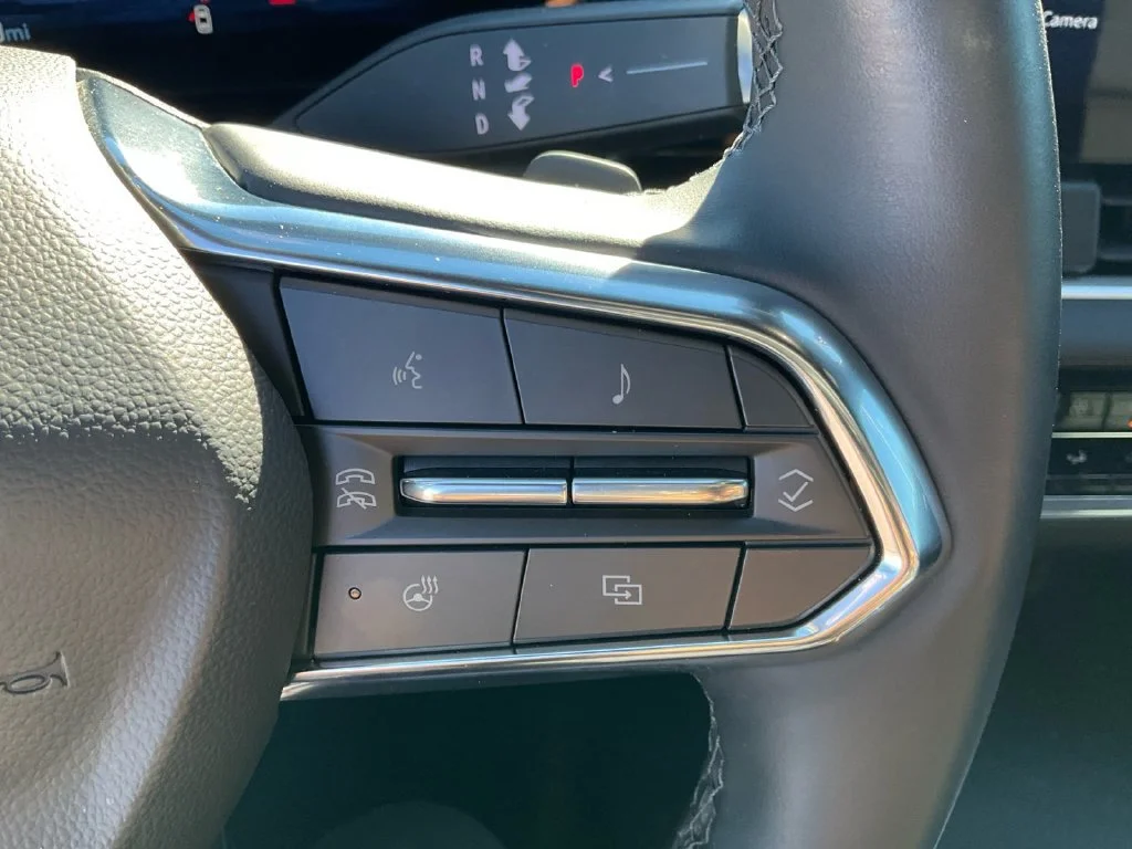 Used 2025 Lakeshore Blue Metallic Chevrolet LT image 31