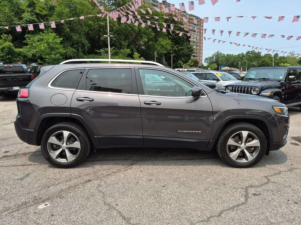 Used 2021 Gray Jeep Limited image 5