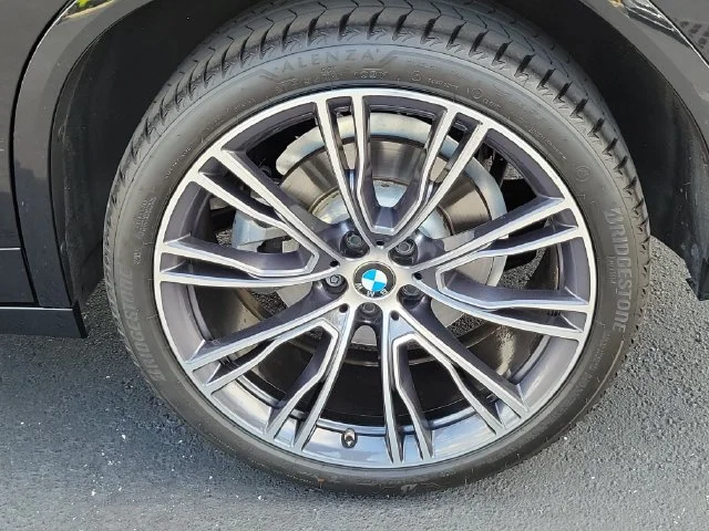 Used 2022 Black BMW xDrive30i image 8