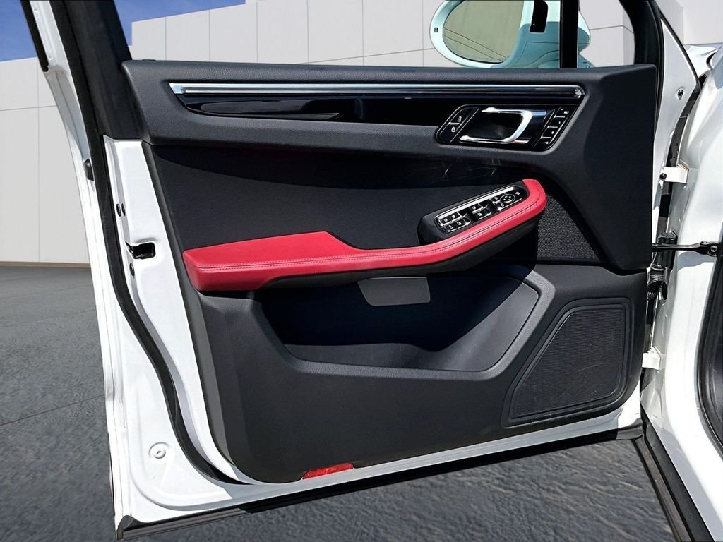 Used 2023 White Porsche  image 19