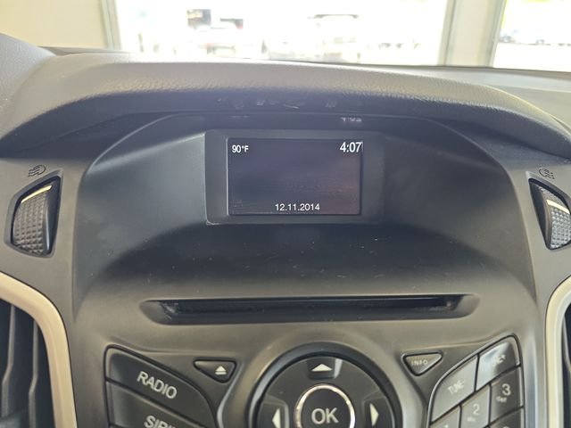 Used 2014 Red Ford SE image 17