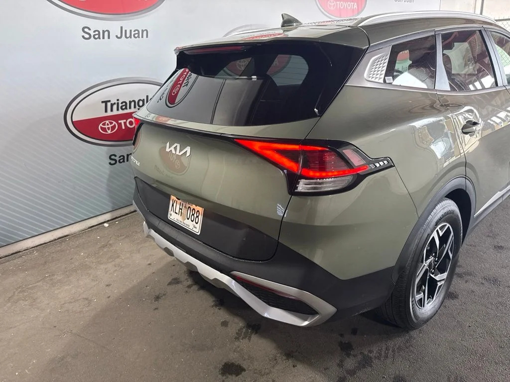 Used 2025 Green Kia LX image 17