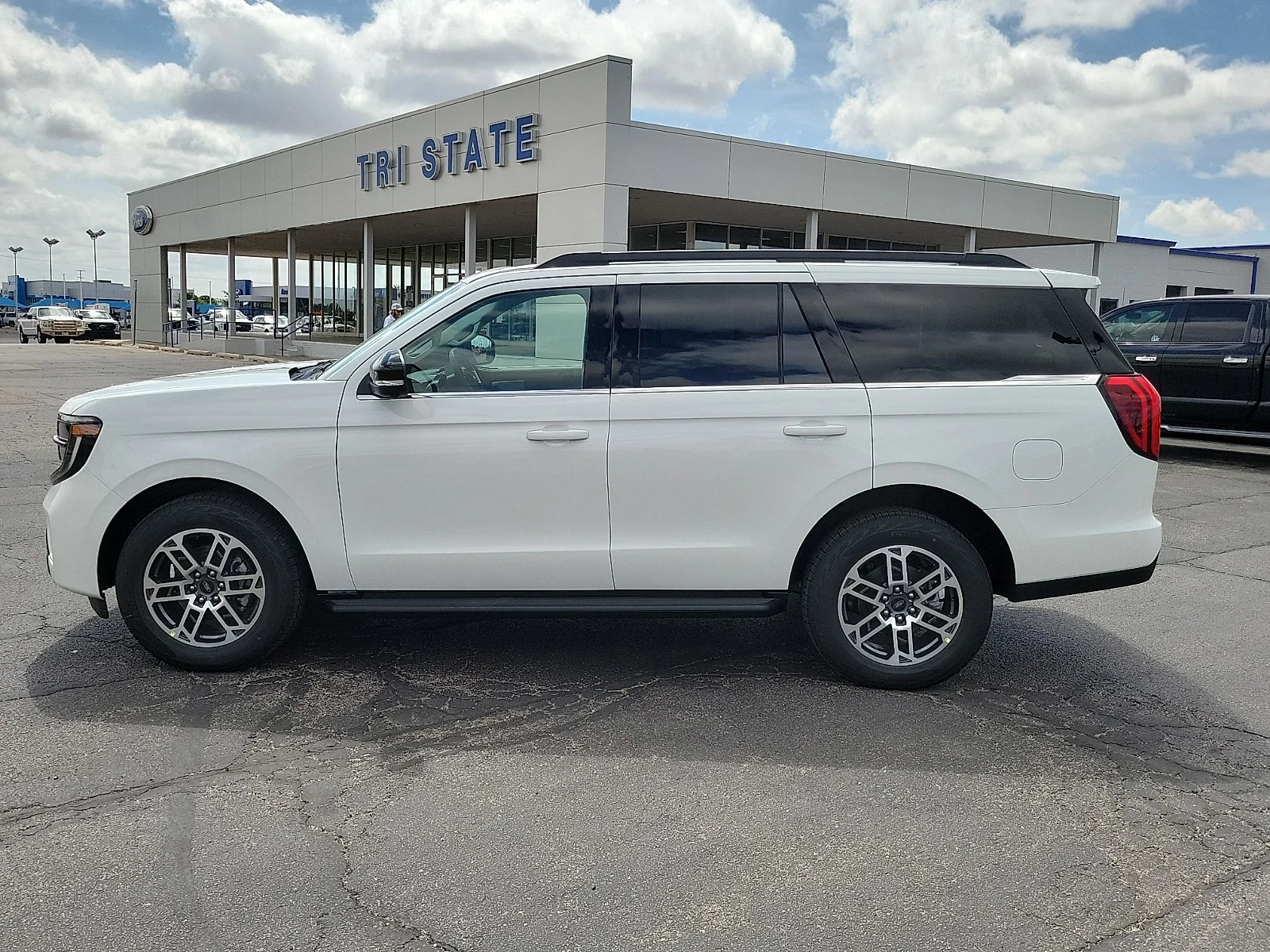 New 2026 Star White Metallic Tri-Coat Ford Active image 2