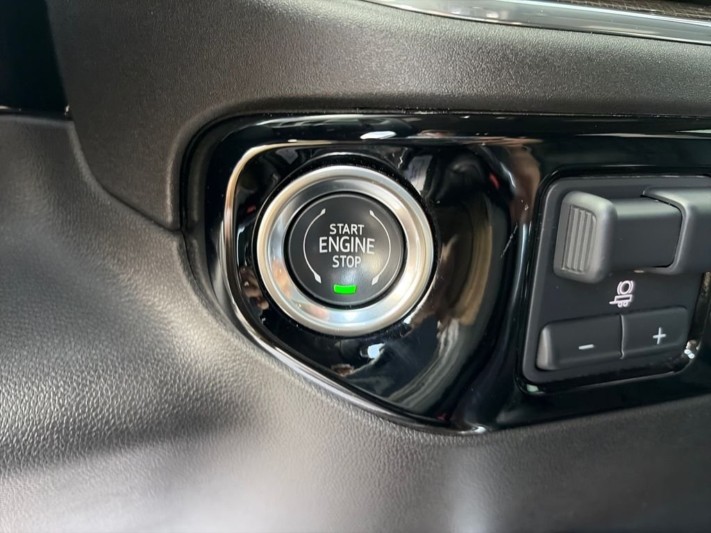 Used 2025 Gray Chevrolet RST image 31
